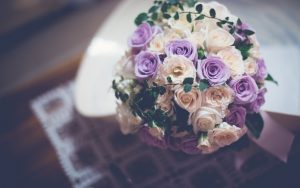 27-02-17-bouquet-wedding-flowers-roses-white-purple14900
