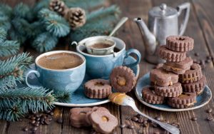26-02-17-cookies-chocolate-dessert-coffee-cups-branch-spruce-pine-cones-winter16931