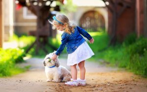 27-02-17-cute-little-girl-play-white-dog14323