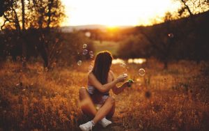 ---girl-sunset-bubbles-mood-15080