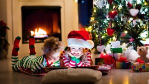 christmas 3840x2160 presents kids santa hat decoration 4k 3623